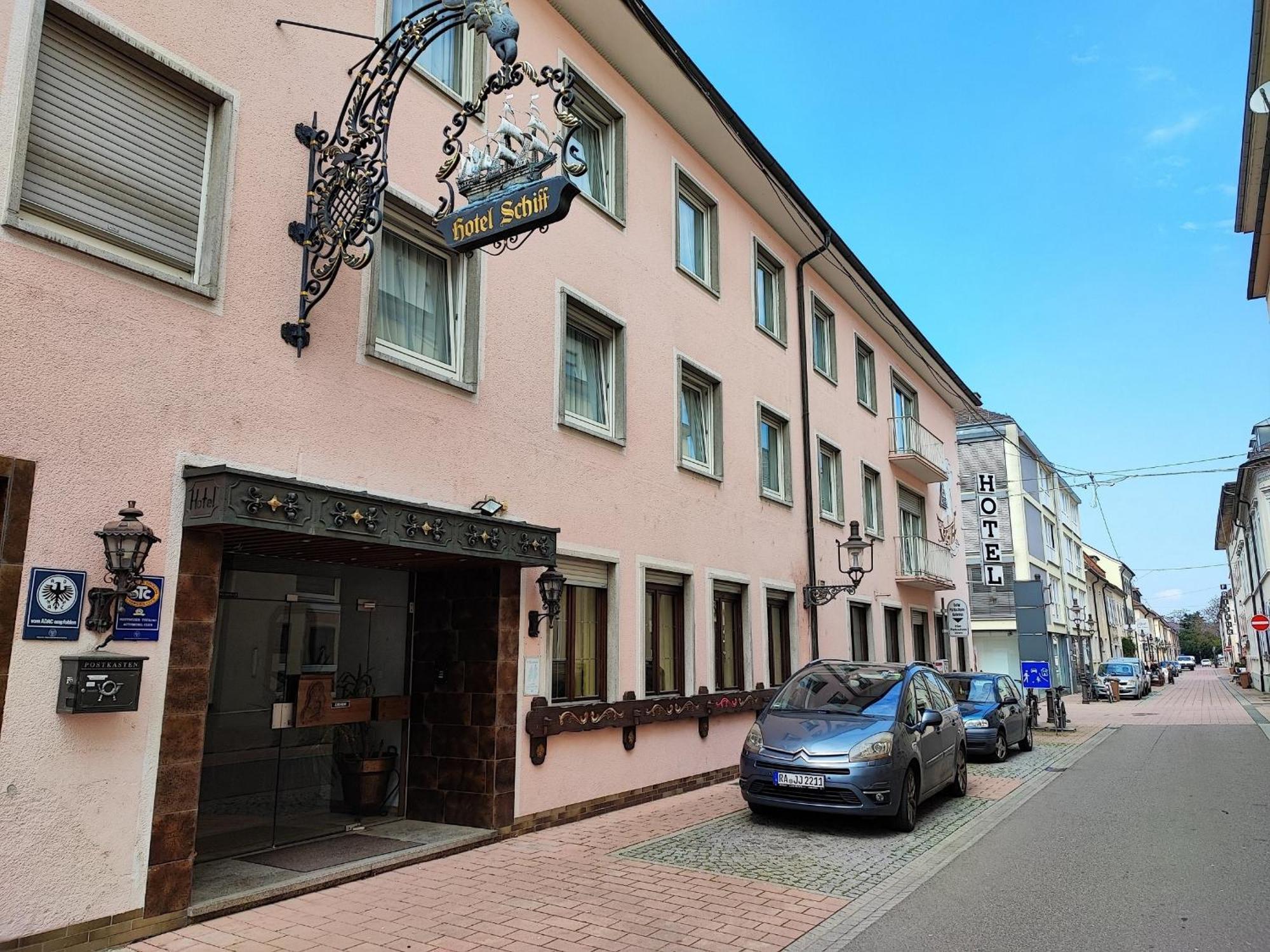 Hotel Schiff Раштатт Экстерьер фото
