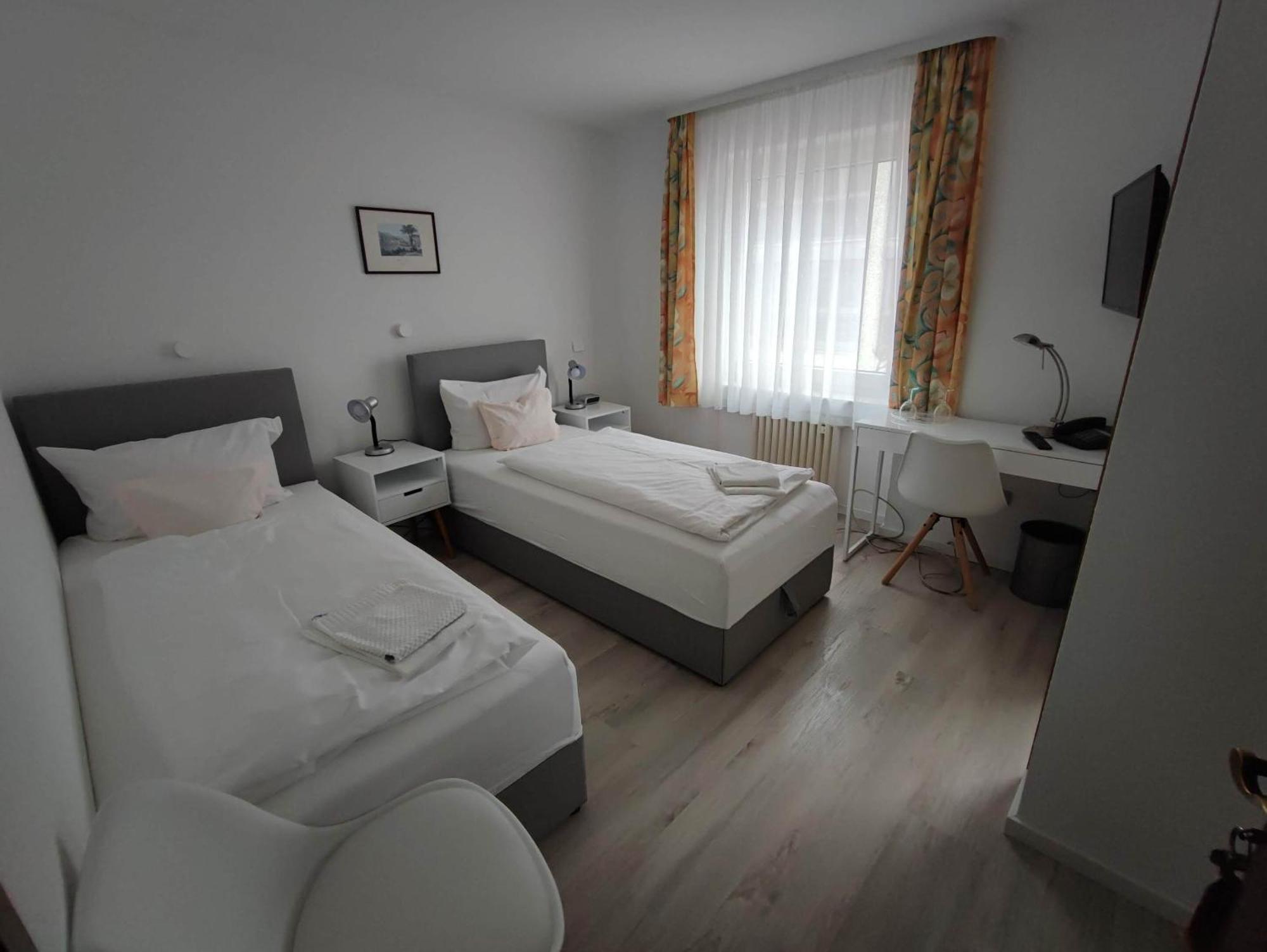 Hotel Schiff Раштатт Экстерьер фото